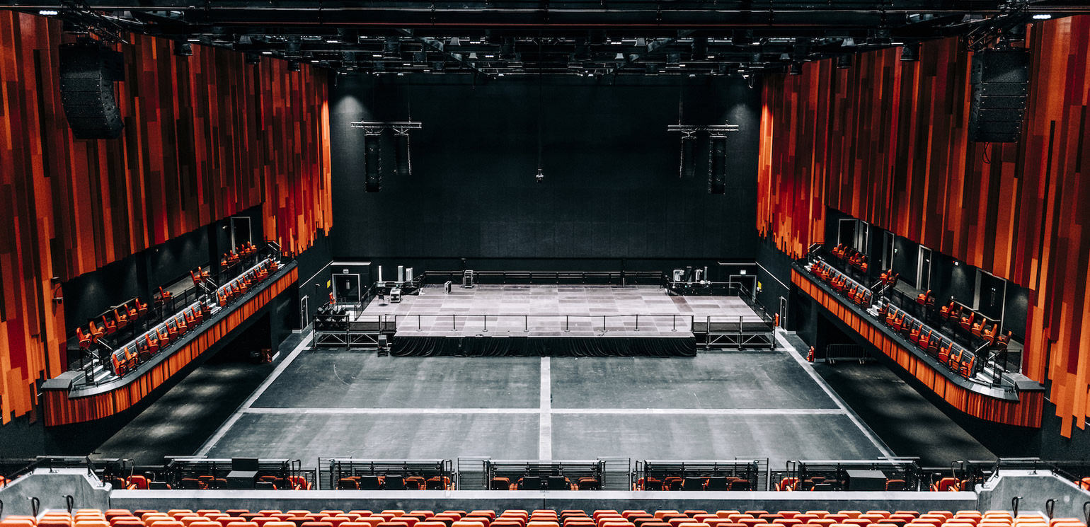 JBL VTX A8 Theatre choice for flexibility in multipurpose space, with a modular auditorium hosting a wide range of events from theatre productions, comedy, conferences and exhibition, some simultaneously